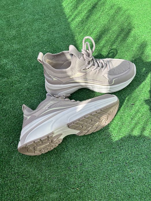 Дамски маратонки HM