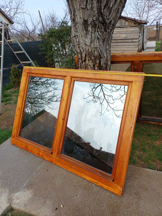 Vând ușă si 2 geamuri in stare buna