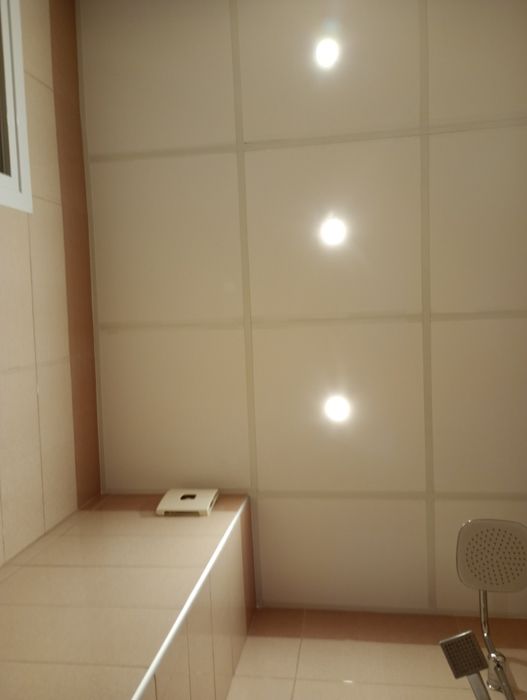 Предлагам доставка и монтаж на растерни окачени тавани за баня .