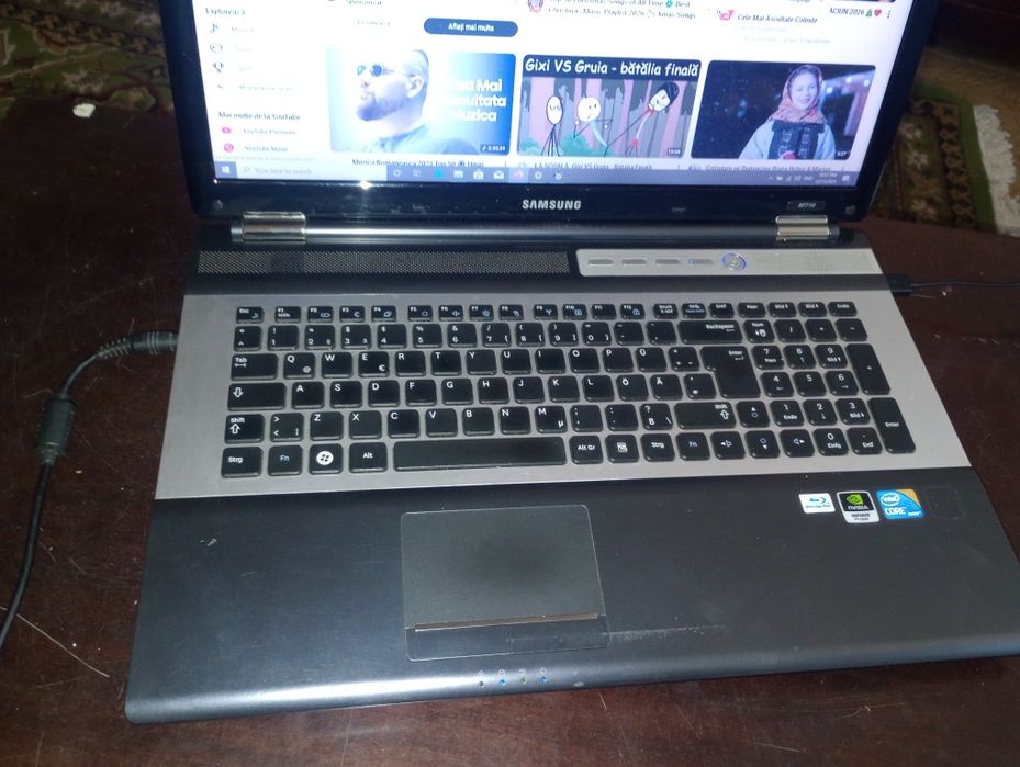 Samsung RF710, Intel i5, video dedicat, 650 gb,Bluetooth, display mare
