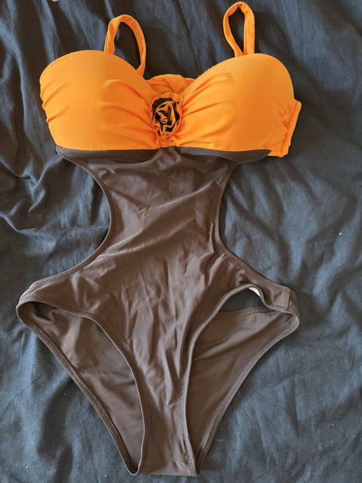 Дамски бански костюм