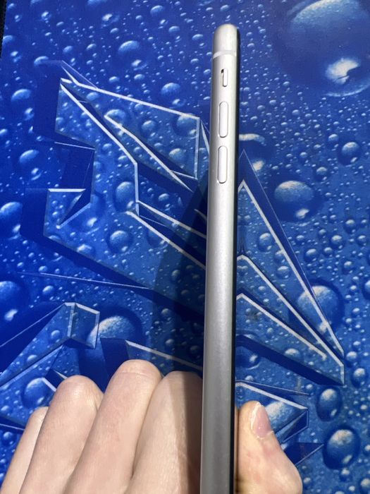 Iphone 11 garantiyasi bor