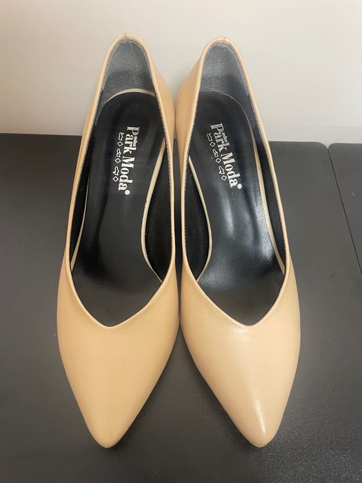 Обувки на нисък ток н.39