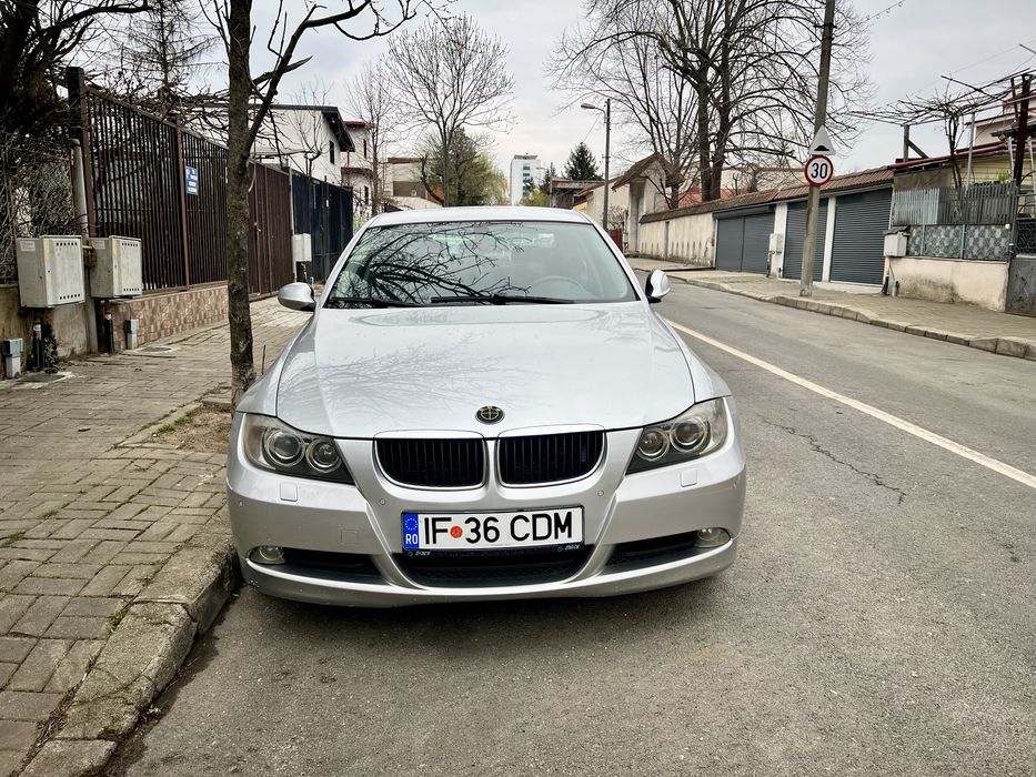BMW E90, 163 CP, berlina