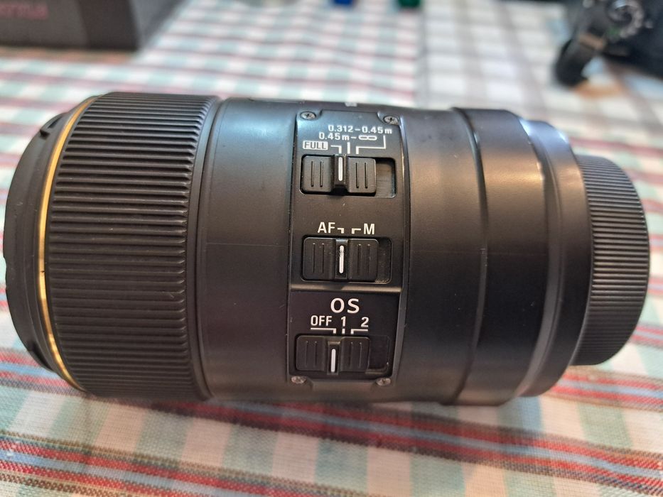 Sigma 105 f2.8 macro Nikon in stare bună
