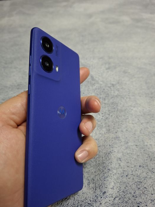 Vând Motorola G85 5G