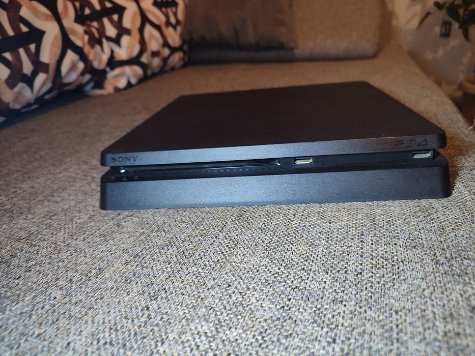 Play Station 4 Slim 1tb
