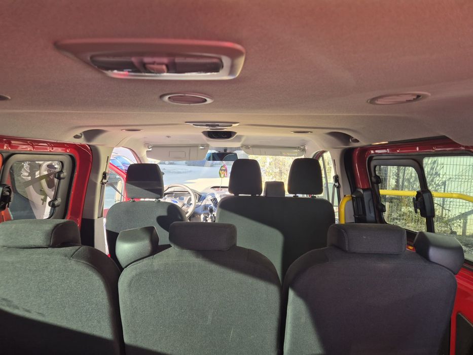 Microbuz de închiriat Închiriez microbuz transport persoane