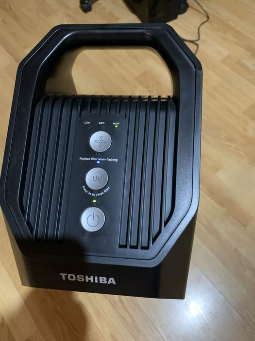 Purificator aer TOSHIBA