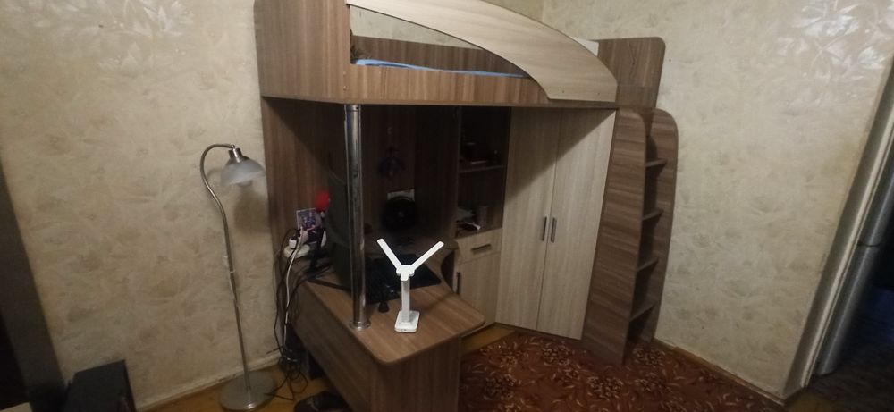 Продам кровать чердак.