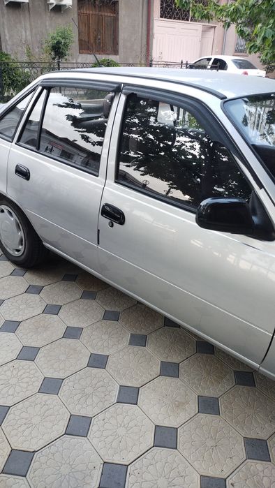 Автомобил Нексия