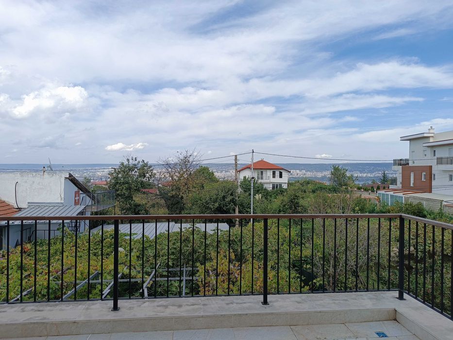 Дава се под наем Къща в Варна, Център - 330 кв.м за 1500 € - Снимка #20