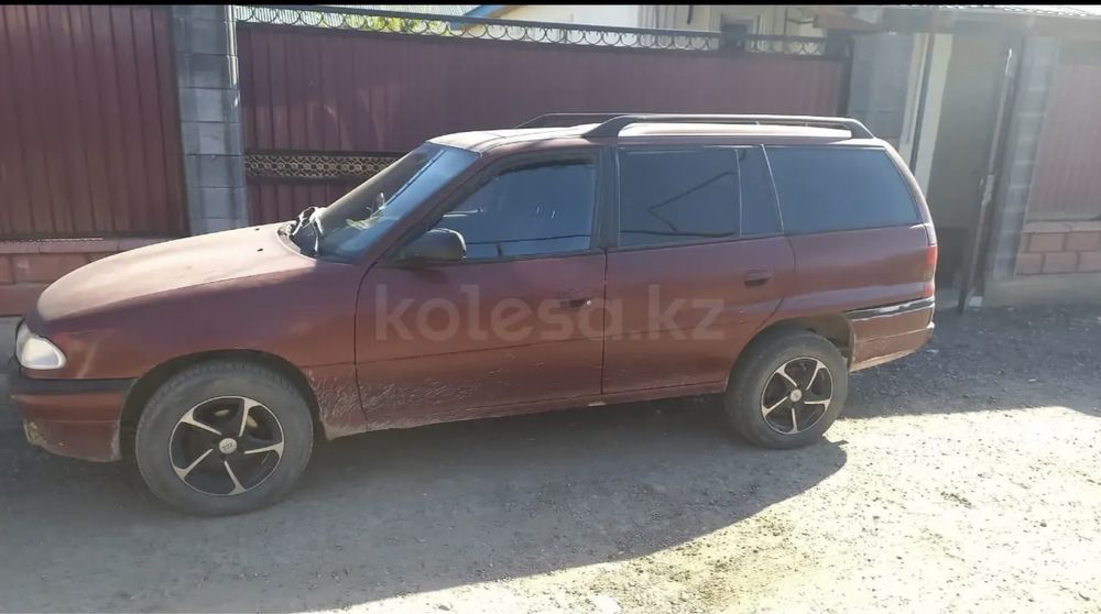 Продам машину. Универсал. Опел