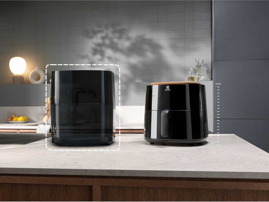 Фритюрник Еър Фрайър с горещ въздух Electrolux 700 XXL EAF7B 1800W, 7л