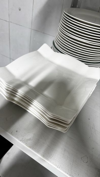 Сервировочный набор для стола и посуды