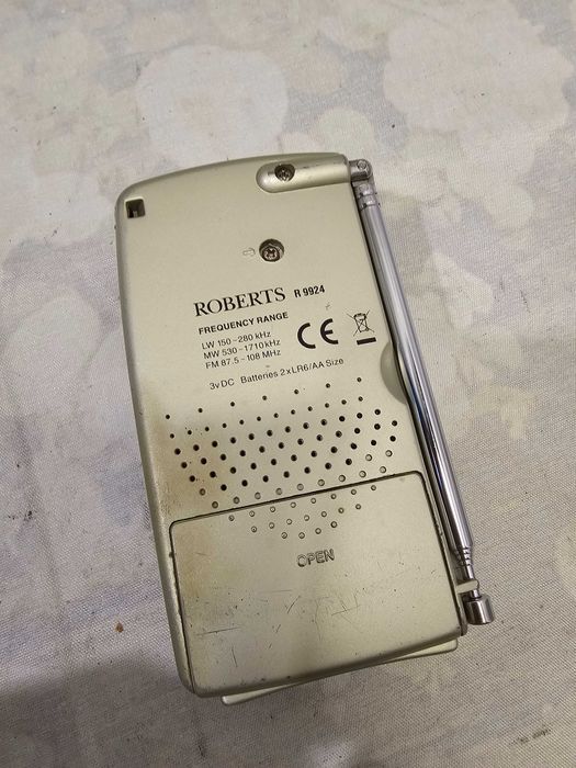 Roberts 3 band FM/MW/LW Portable radio