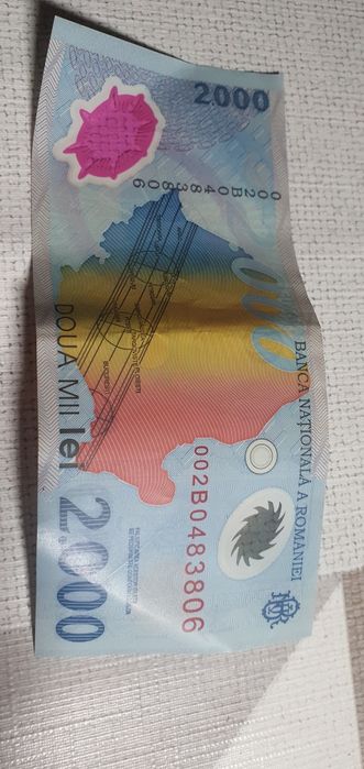 Vând bacnota de  2000 lei