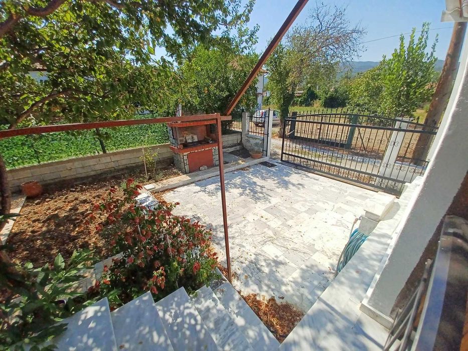 Продава къща 60 м2 с двор 420 м2 в Аспровалта, Гърция