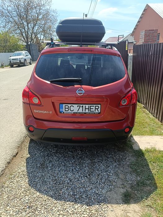 Vând nissan qashqai +2