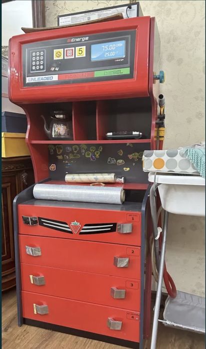 Мебель кровать + комод