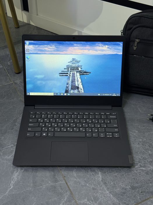 Офисный ноутбук LENOVO
