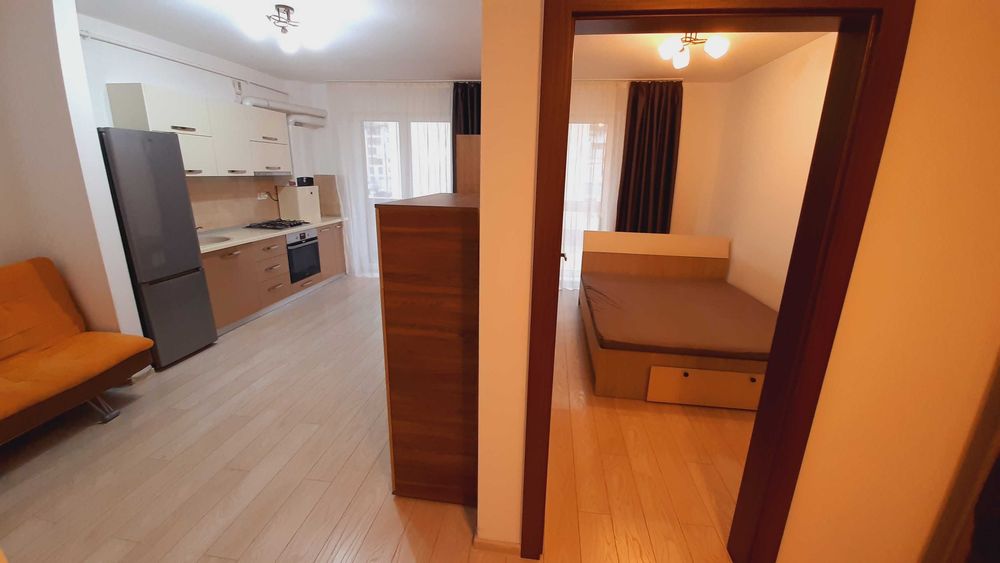 Studio etaj 1 - Maurer/ 40 mp/ loc parcare privat/ boxa subsol