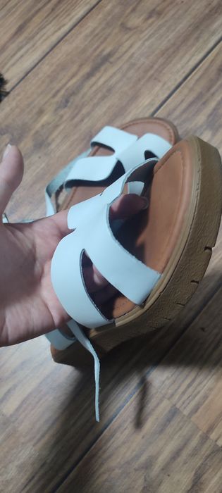 Продаются сандалии 39 размер