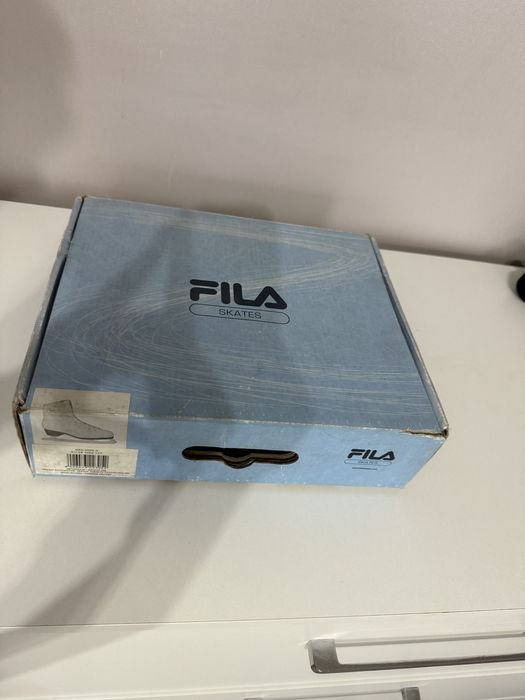 Коньки белого цвета, размер 29