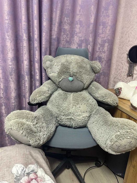 Продам мягкие игрушки медведей. Новые смотрите фото, огромные медведи.