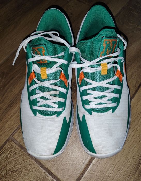 Баскетболни маратонки Nike