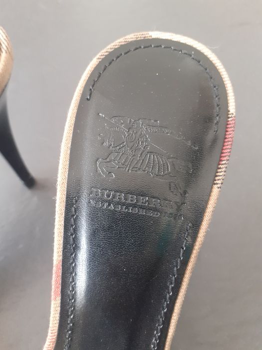 Продам мюли оригинал 100% burberry  37 размер