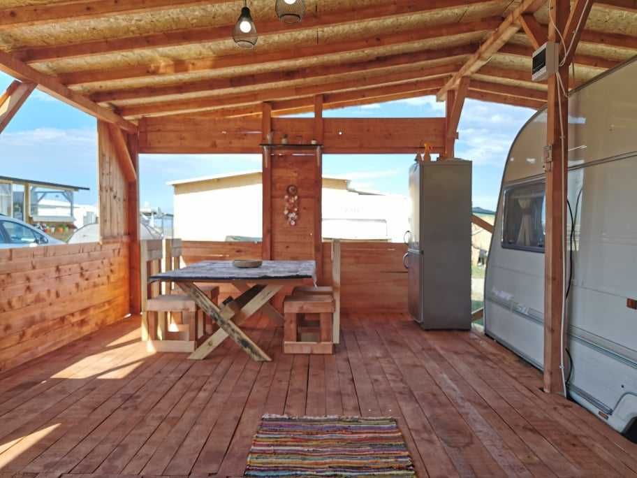 Каравана на къмпинг Китен за цял сезон лято 2026