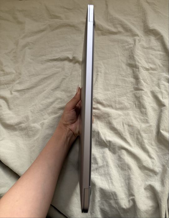 Продам MacBook Pro 13 (2020) M1 с Touch Bar