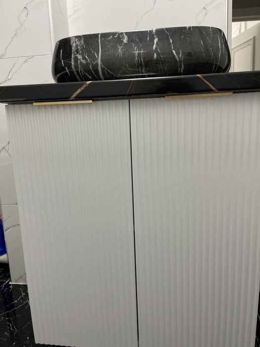 Раковина с тумбой