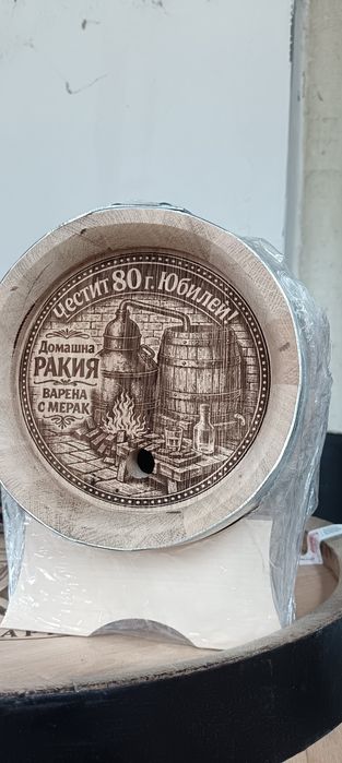Бурета , гравирани нови от дъб.