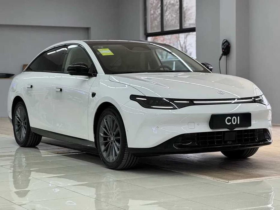 Leapmotor C01 Comfort 525 bo'lib to'lash va naqtga chiqarib beramiz