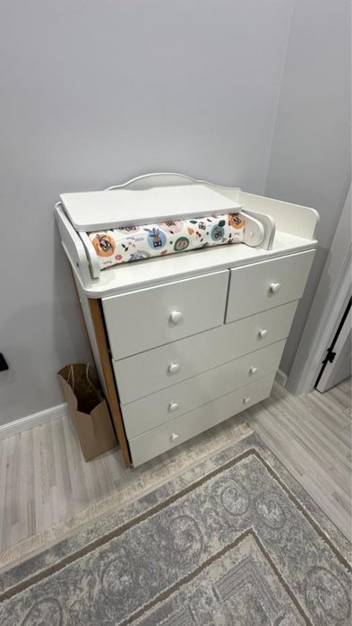 Продам пеленальный столик комод