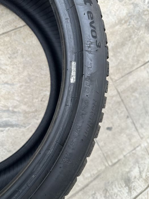 Зимни гуми Hankook 255/35/19 2 броя