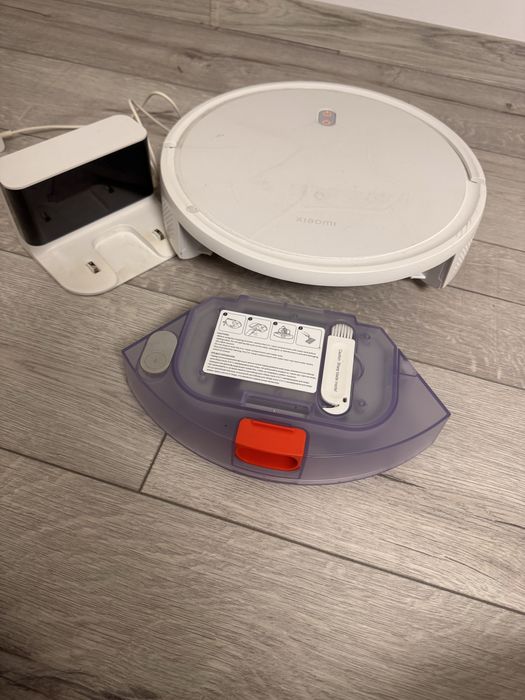 Vand aspirator robot Xiaomi Vacuum E10 cu functie de spalare