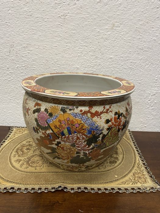 Голяма китайска кашпа от порцелан