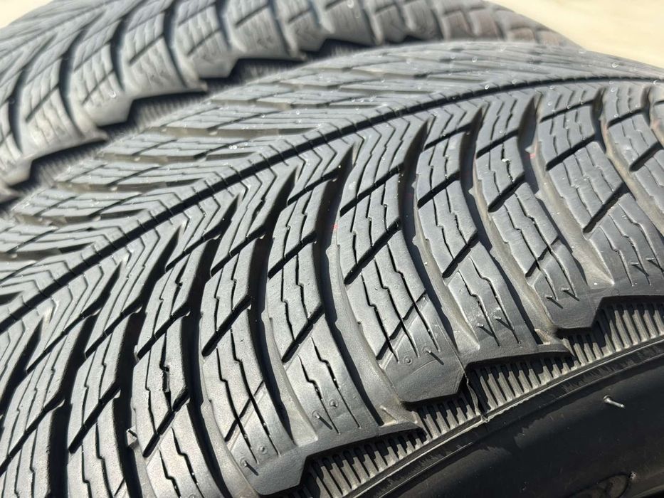 4бр.зимни гуми 225/45/18 95V Мишелин