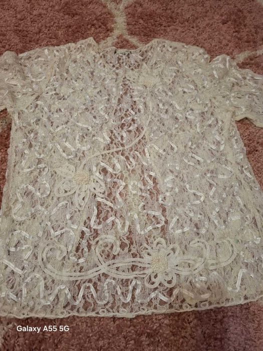 Бяла Жилетка /дантела и перли