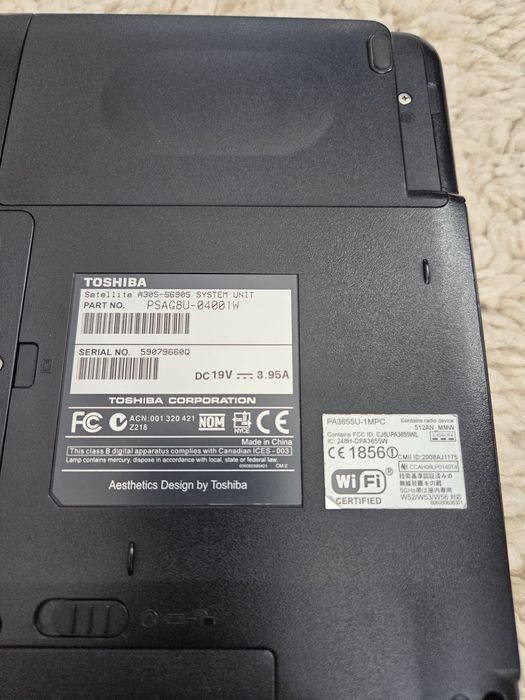 Toshiba Satelite лаптоп Тошиба