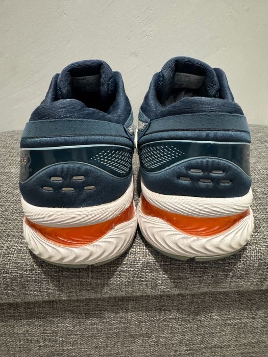 ASICS GEL-Nimbus 22.