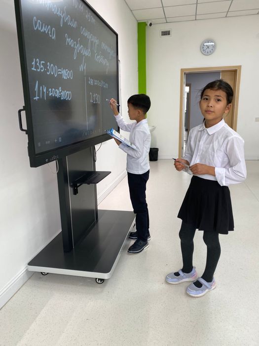 Мешки для мусора и стройки.