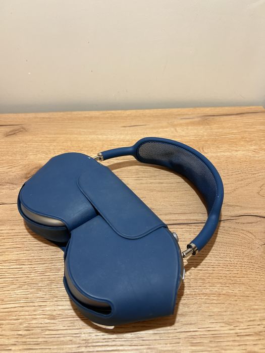 Продам AirPods MAX с Lightning