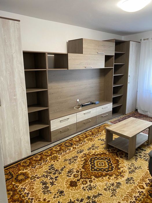 Garsoniera decomandata (31 mp) in Oradea, Piata Rogerius