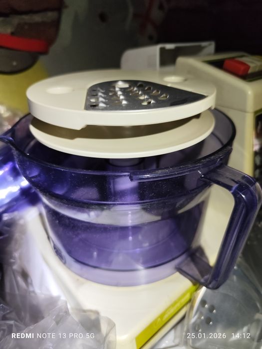 Продавам, произведен в СССР , кухненски робот