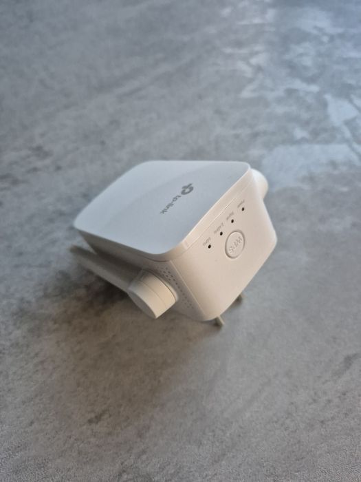 Усилвател/ екстендър за wi-fi TP-LINK RE305 AC1200