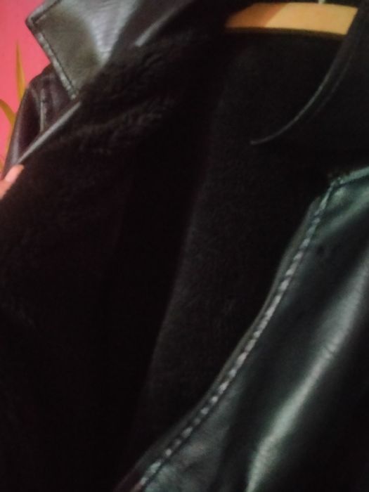 Продам кожаную куртка тёплая